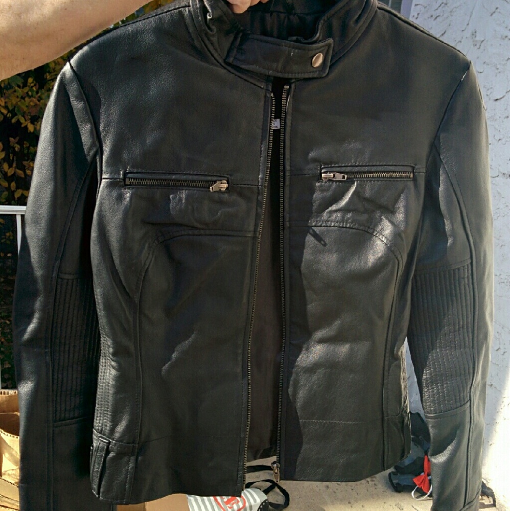 Women’s Genuine Leather Motorcycle Jacket M excellent condition